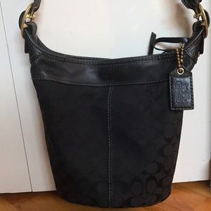 Coach Signature Canvas Bucket Shoulder Bag (Auth)